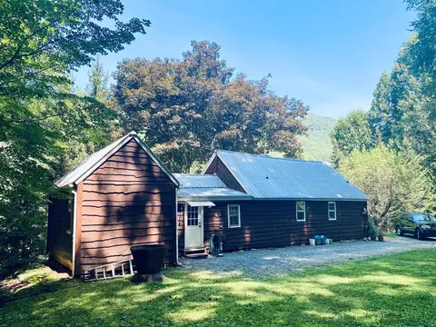 100 Crosspatch Dr, Bryson City, NC 28713