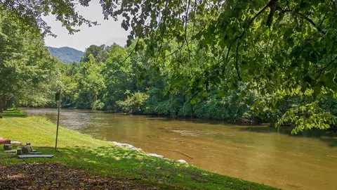275 Chickamauga Cir, Sylva, NC 28779 photo 5