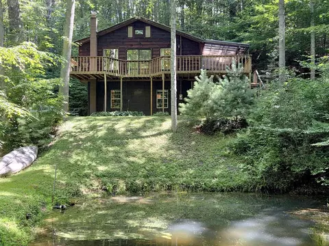 480 Peaceful Cove Rd, Franklin, NC 28734