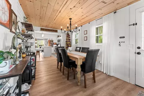 Dining - 2155 Old Murphy Rd, Franklin, NC 28734 photo 2 of 3