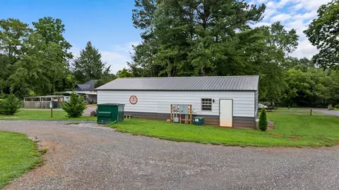 Exterior - 2155 Old Murphy Rd, Franklin, NC 28734 photo 18 of 23