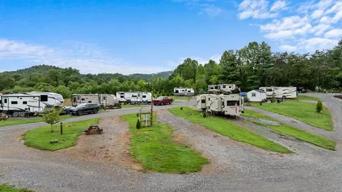 Exterior - 2155 Old Murphy Rd, Franklin, NC 28734 photo 1 of 23