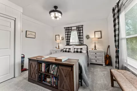 Bedroom - 2155 Old Murphy Rd, Franklin, NC 28734 photo 2 of 10