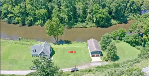 8 Bayside Dr, Sylva, NC 28779