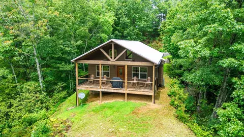 229 Whitetail Ridge Dr, Stecoah, NC 28702
