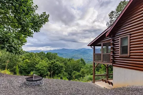 82 Whistling Duck Way, Whittier, NC 28789