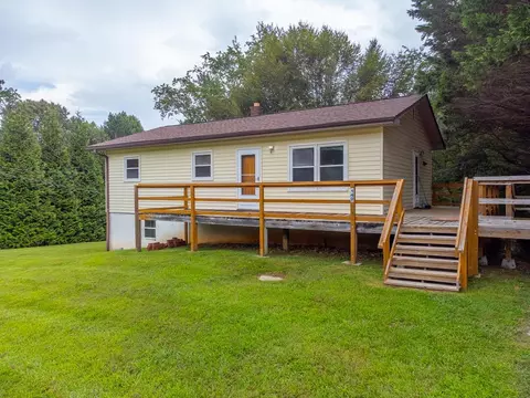 142 Walnut Cove Rd, Franklin, NC 28734