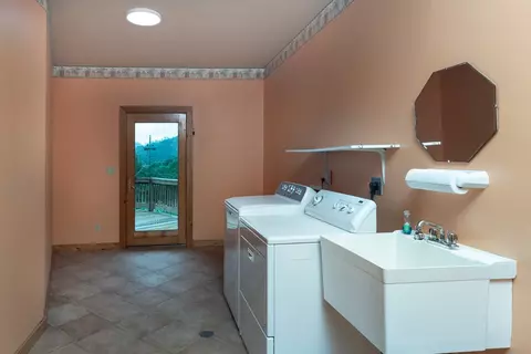 417 Quiet Forest Ln, Sylva, NC 28779 photo 3