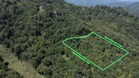 107 Escalante Rd, Waynesville, NC 28785
