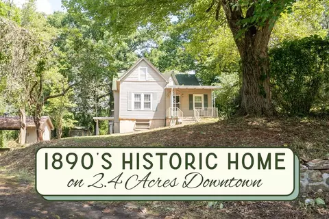 423 Iotla St, Franklin, NC 28734