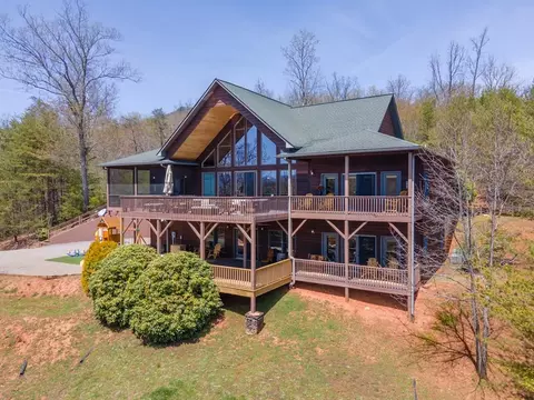599 Red Oak Rd, Franklin, NC 28734