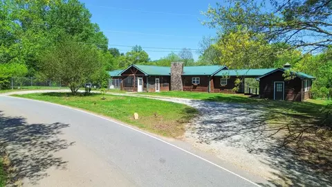 703 S Skeenah Rd, Franklin, NC 28734
