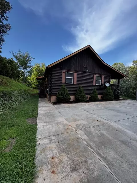 58 Turnip Trl, Whittier, NC 28789