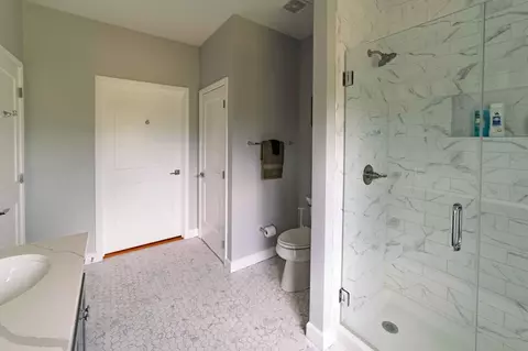 Bath - 110 Elevation Rd, Franklin, NC 28734 photo 3 of 4