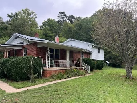 425 Windy Gap Rd, Franklin, NC 28734