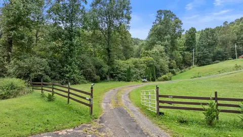Exterior - 362 Cagle Cv, Sylva, NC 28779 photo 1 of 10