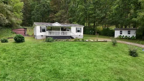 62 Thunder Rdg, Franklin, NC 28734