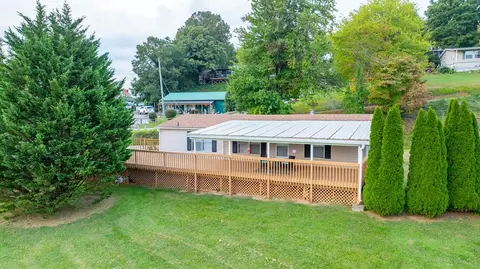 191 Lake Emory Rd, Franklin, NC 28734