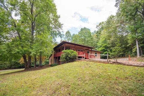 75 Tree Top Ln, Franklin, NC 28734