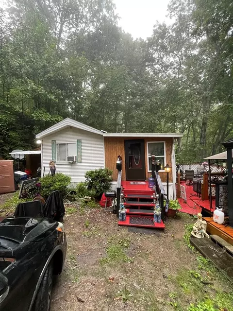 218 Woodland Hills Dr, Whittier, NC 28789
