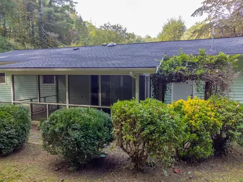 24 Jenkins Branch Ln, Bryson City, NC 28713