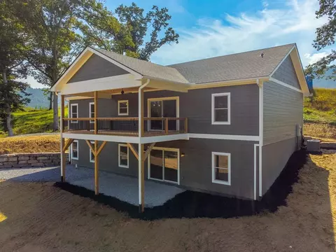 33 Gracie Rose St, Clyde, NC 28721