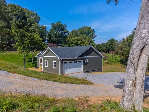 33 Gracie Rose St, Clyde, NC 28721 photo 6