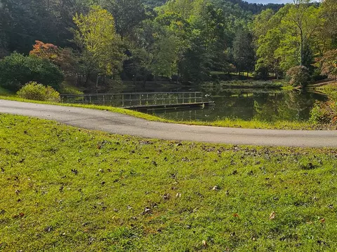 9999 Good Things Rd, Sylva, NC 28779