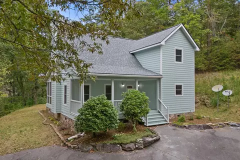 105 Mission Ridge Dr, Hayesville, NC 28904