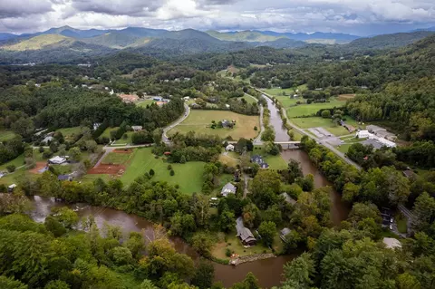 View/Area - 138 John Allman Ln, Sylva, NC 28779 photo 2 of 7