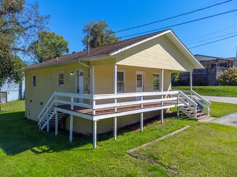 19 Love Ln, Sylva, NC 28779 photo 3