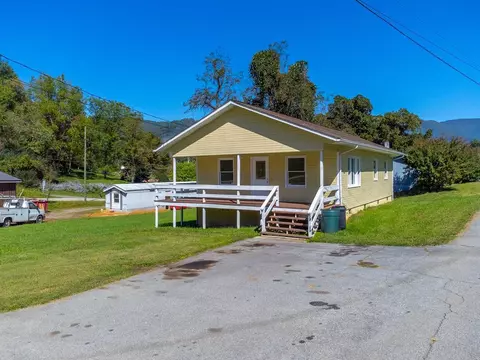 19 Love Ln, Sylva, NC 28779 photo 2