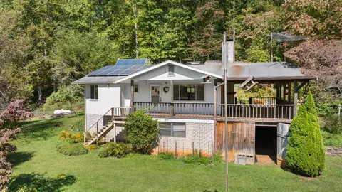 404 Byrd Farm Rd, Franklin, NC 28734