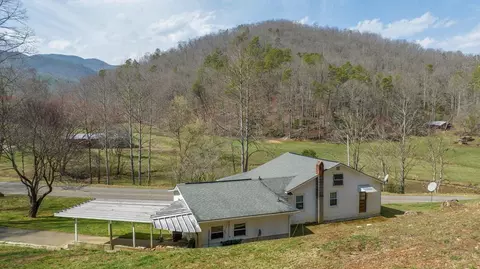 680 Younce Creek Rd, Franklin, NC 28734