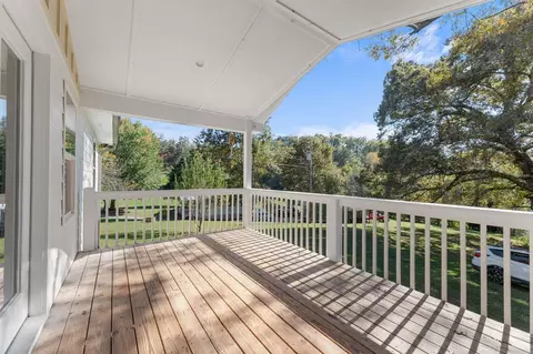 216 Huntleigh Dr, Franklin, NC 28734