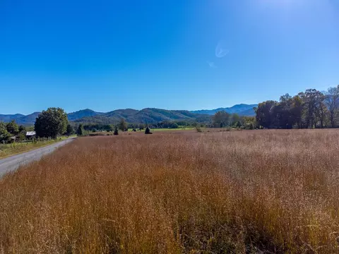 832 Lakey Creek Rd, Franklin, NC 28734