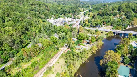 View/Area - 52 Younge Ln, Dillsboro, NC 28806 photo 2 of 4