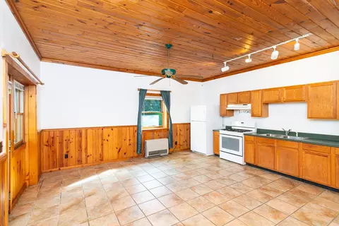 Kitchen - 52 Younge Ln, Dillsboro, NC 28806 photo 4 of 4
