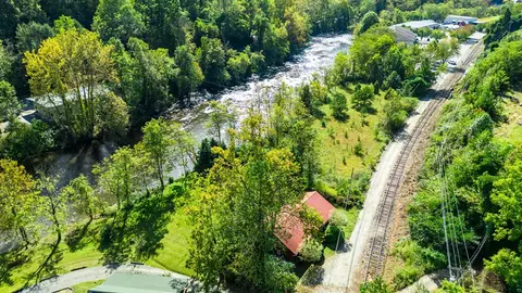 View/Area - 52 Younge Ln, Dillsboro, NC 28806 photo 3 of 4