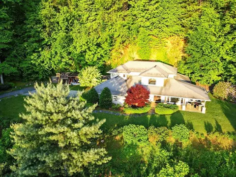 336 Berry Ln, Bryson City, NC 28713