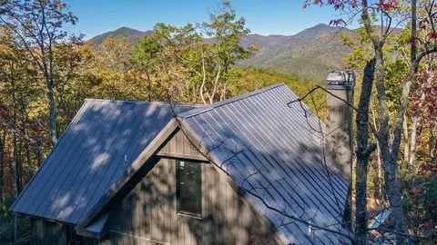 66 Bear Paw Rdg, Whittier, NC 28789
