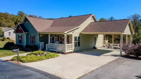 106 Gibson Cove Estates Dr, Franklin, NC 28734