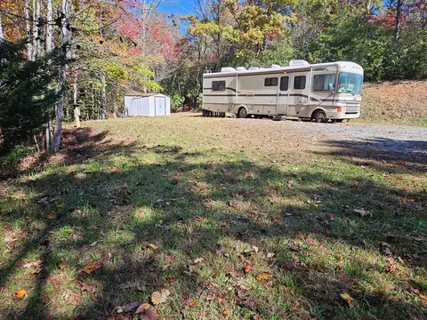 940 Rickman Creek Rd, Franklin, NC 28734