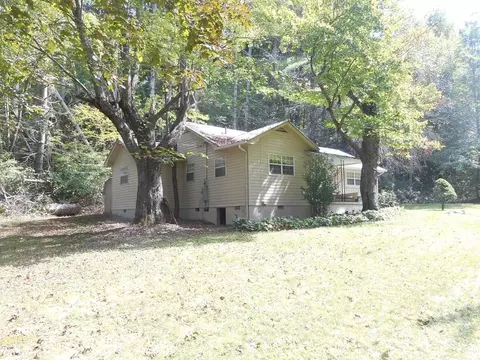 2296 Snowbird Rd, Robbinsville, NC 28771
