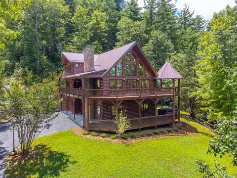 301 Cardinal Ridge Dr, Highlands, NC 28741