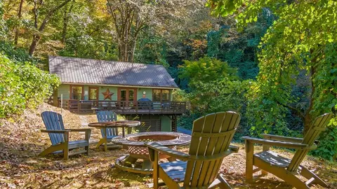 85 Dills Rd, Bryson City, NC 28713