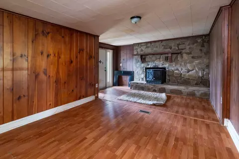 Living - 121 Harris Cir, Sylva, NC 28779 photo 4 of 5