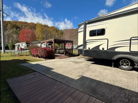 Exterior - 50 Timber Leaf Dr #9, Sylva, NC 28779 photo 5 of 10