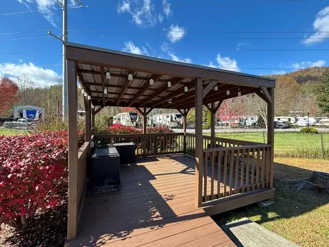 Exterior - 50 Timber Leaf Dr #9, Sylva, NC 28779 photo 6 of 10