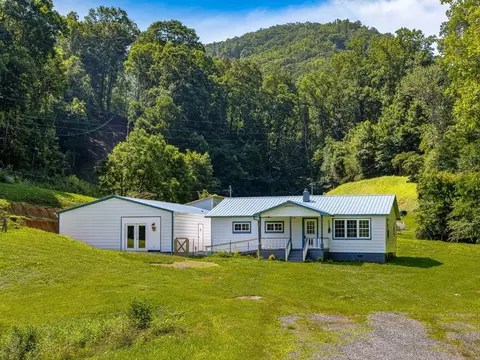 471 Claude Cook Rd, Sylva, NC 28779